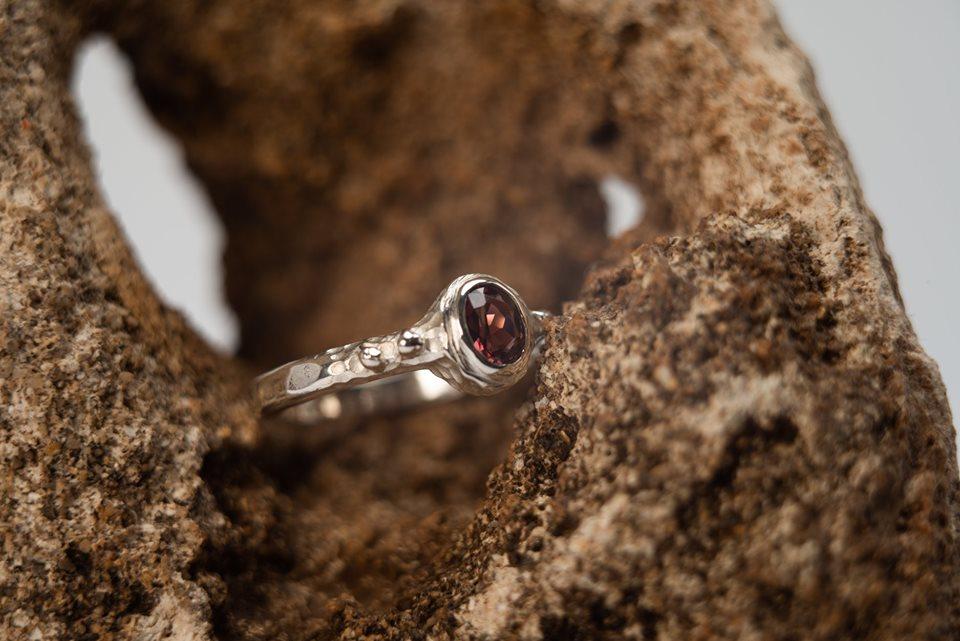 Spinel Ring