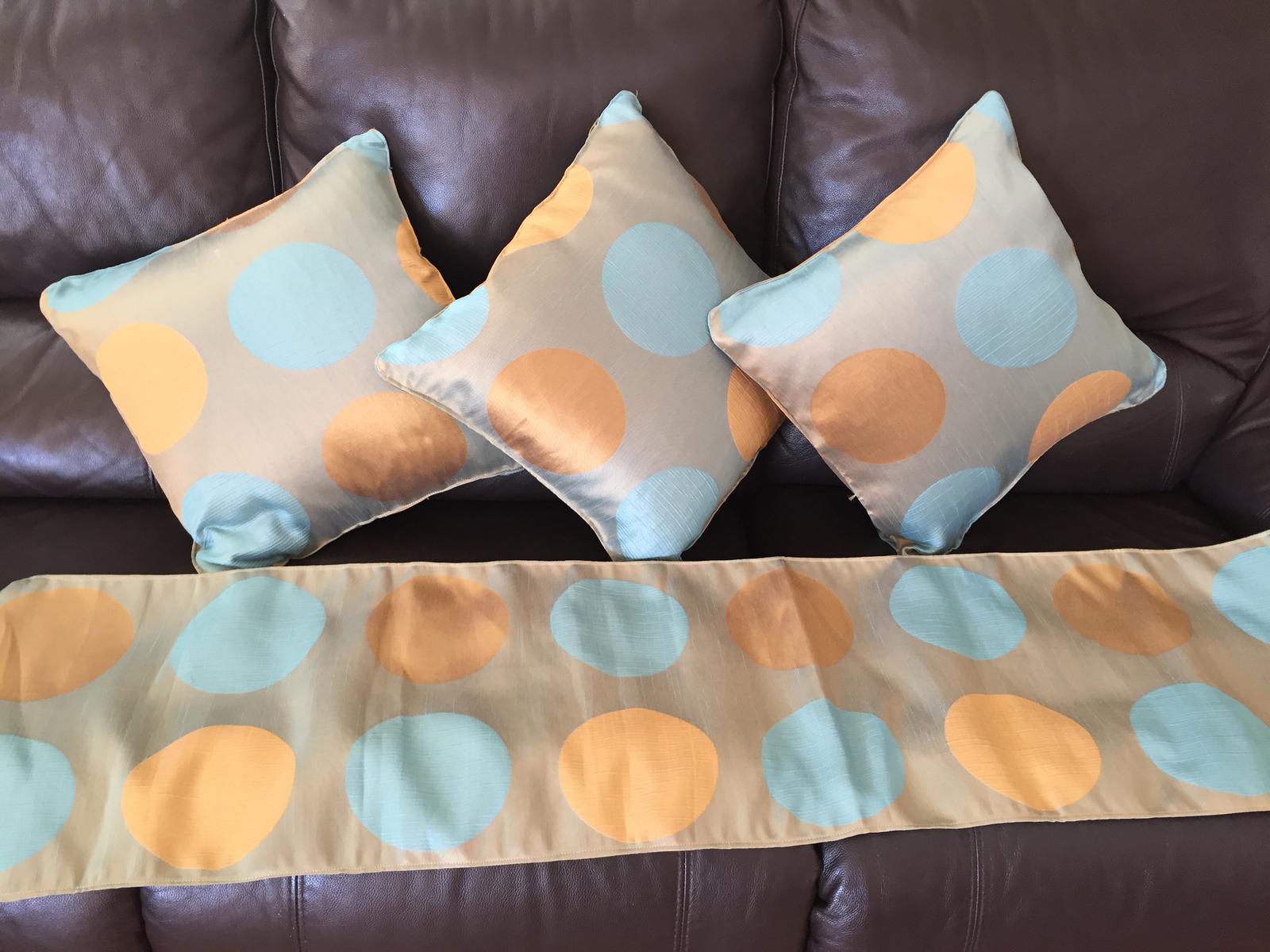 Uniquely designed Combo of cushion covers and table runner