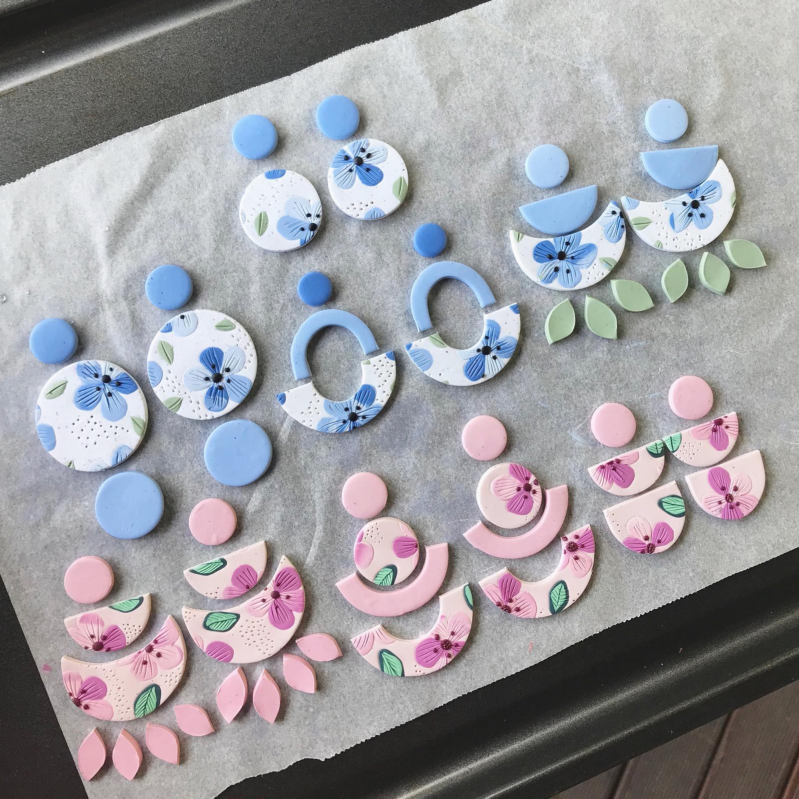 Pink and blue mottled flowers