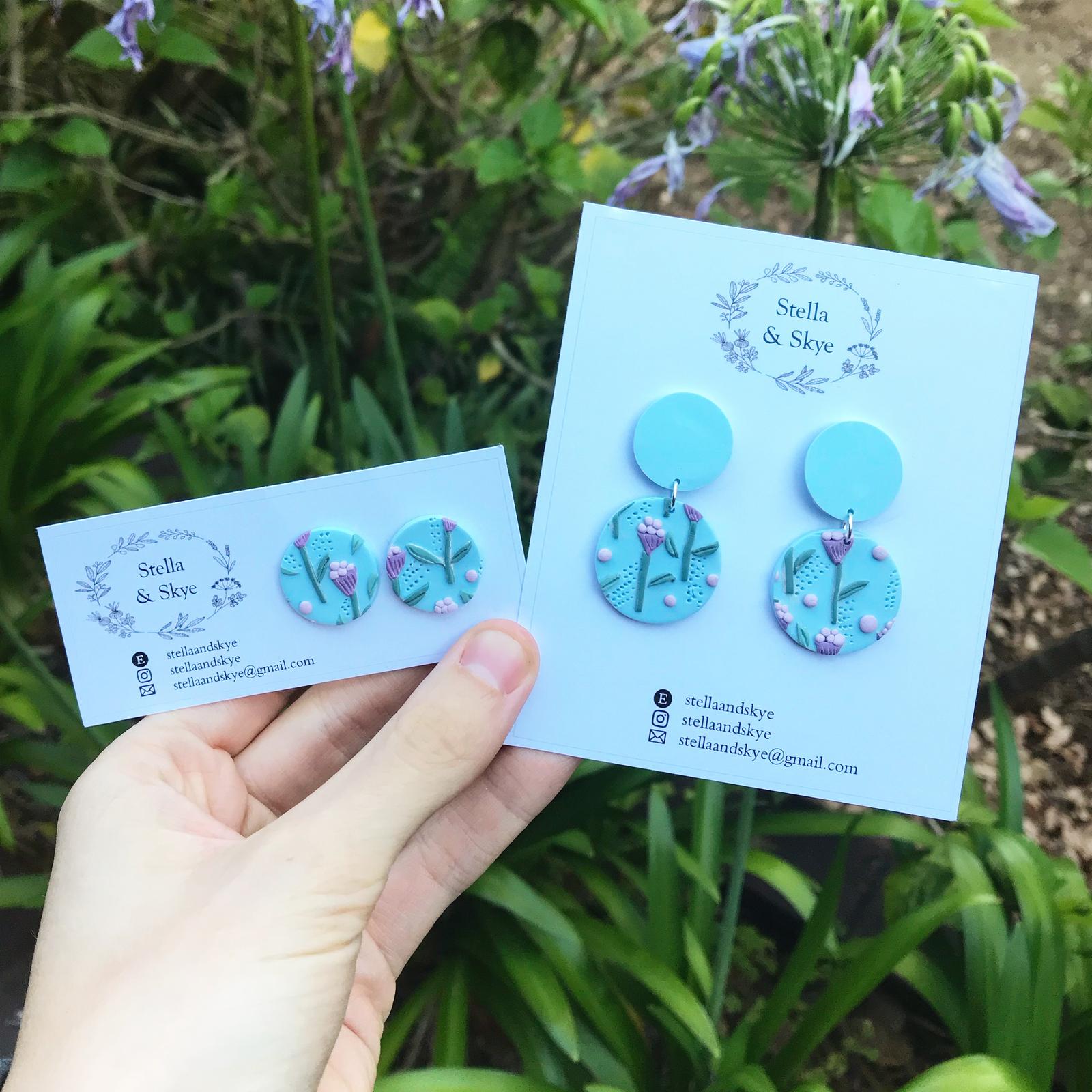 Blue geometric flowers