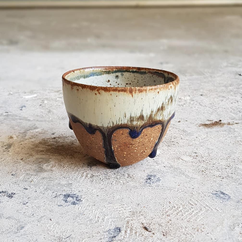 ROUNDED SPECKLED CUP