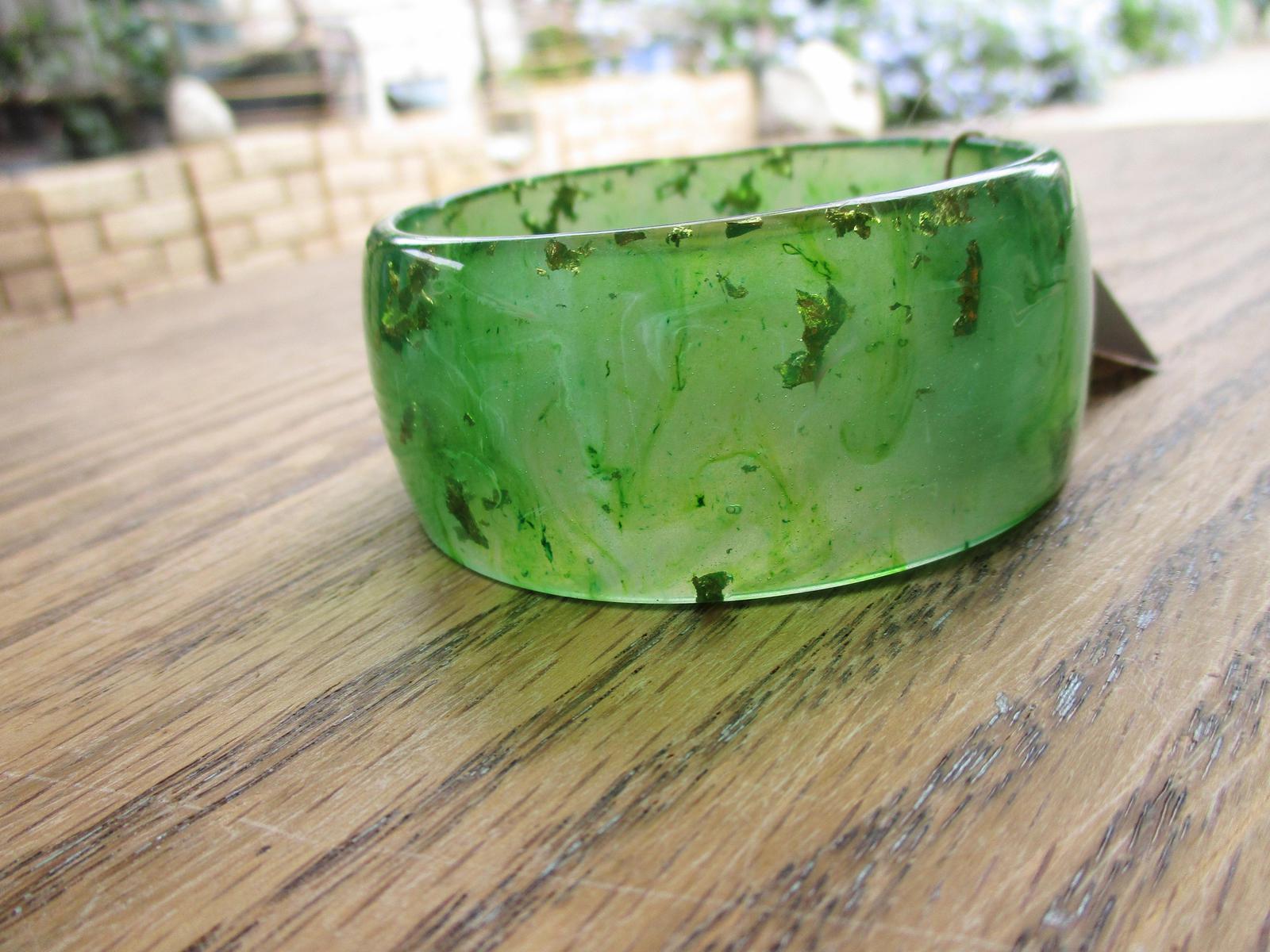 Green gold flake wide bangle