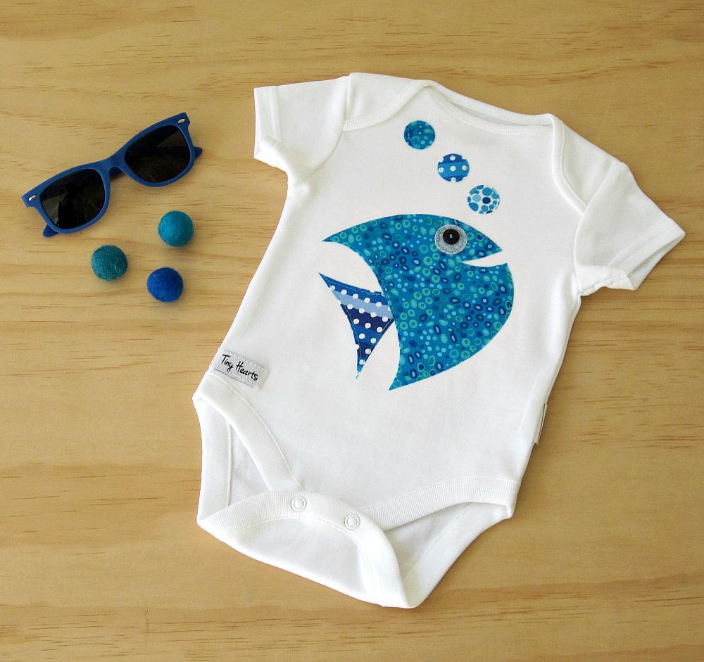 Boys white short sleeve smiley Fish bodysuit.