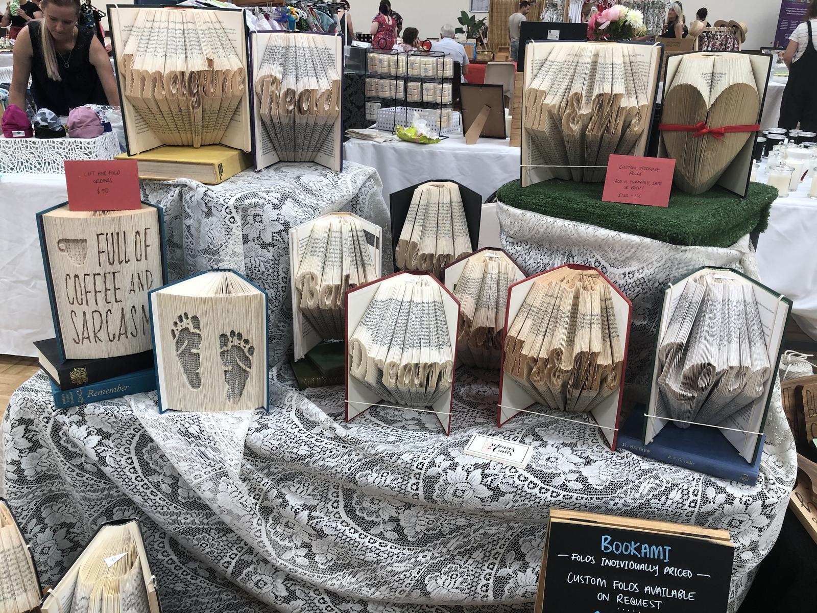 Bookami Display