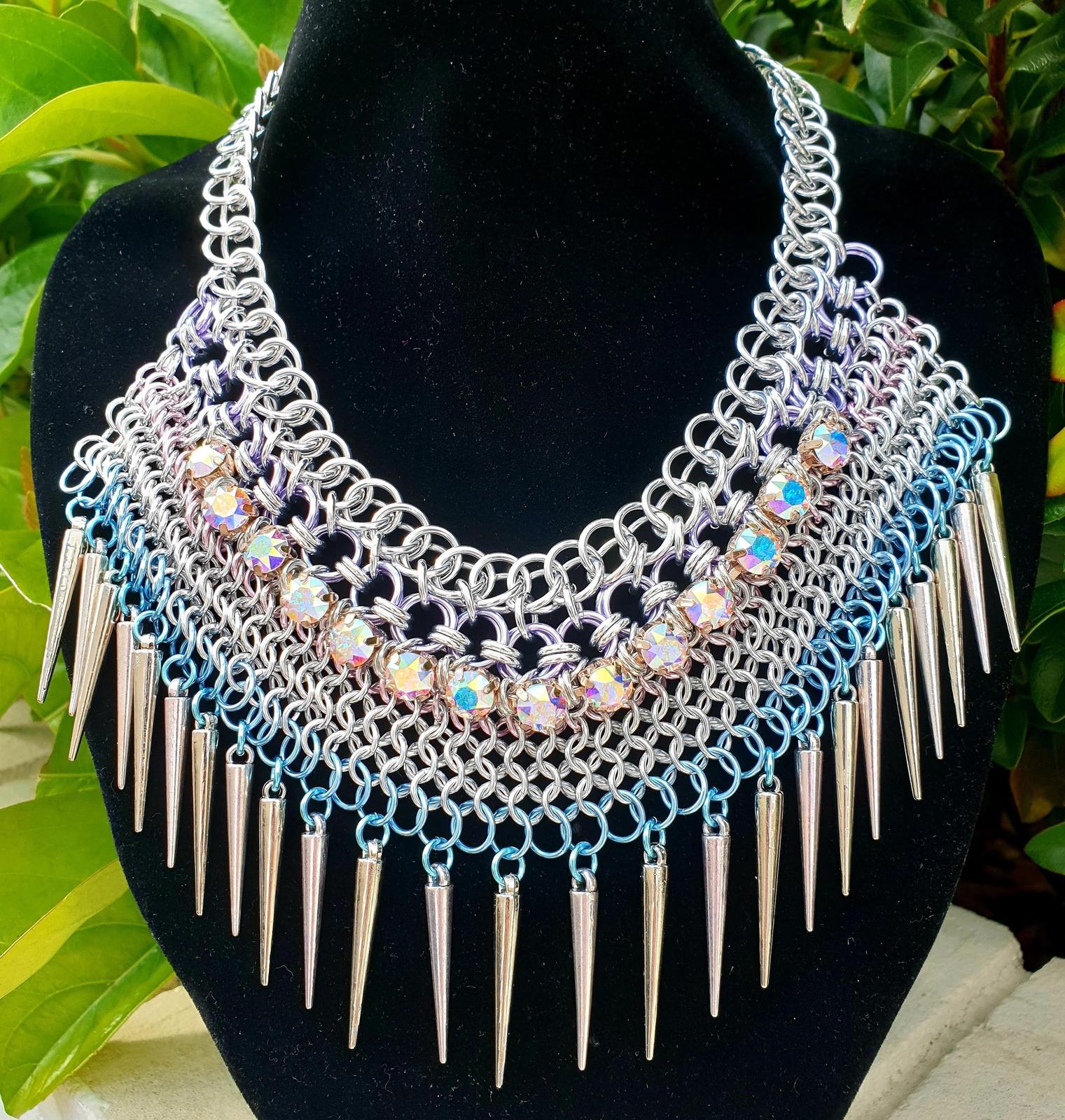 Bib necklace 2