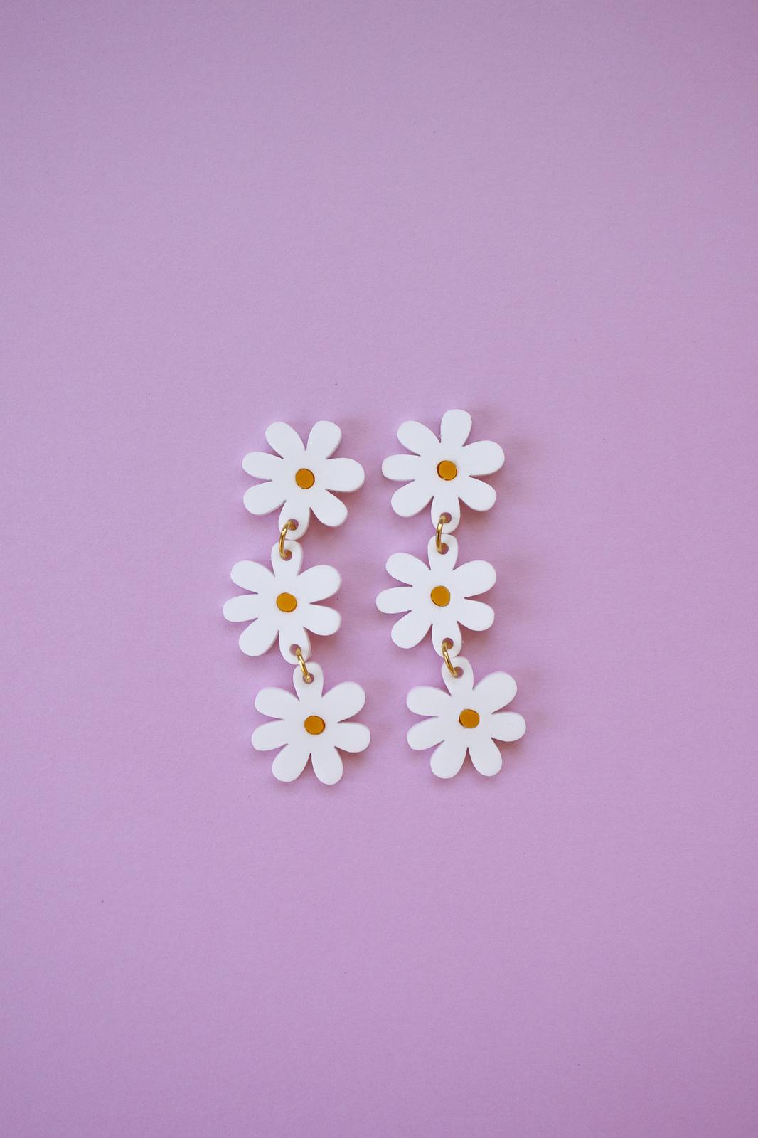 DAISY CHAINS