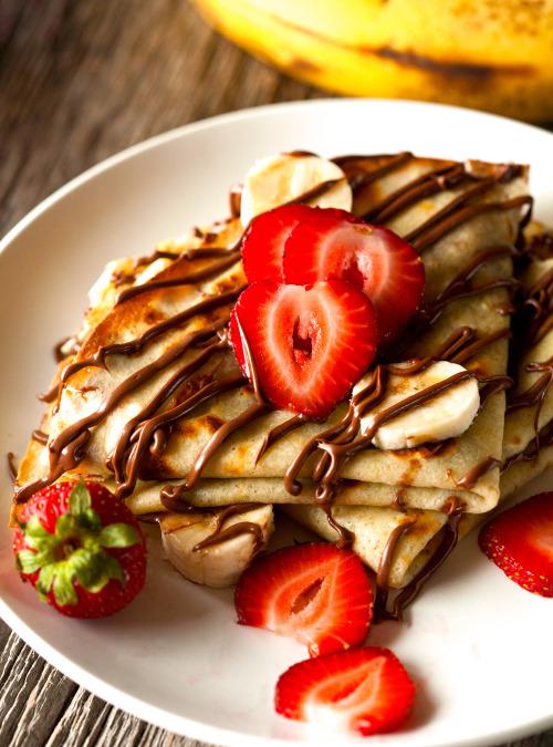 Strawberry and nutella crepe