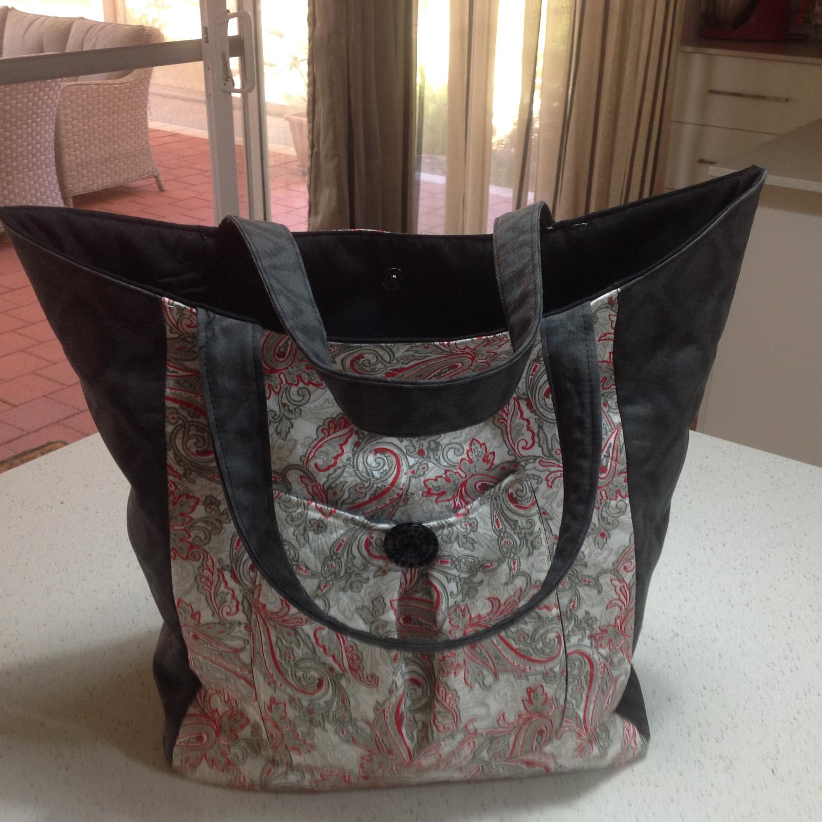 LINDA HOME-MADE PATCHWORK AND QUILTED BAGS